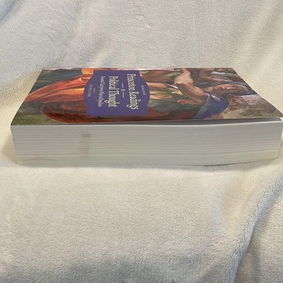 Princeton Readings in Political Thought. Like new condition. ISBN:978-0691159973 - Picture 6 of 10